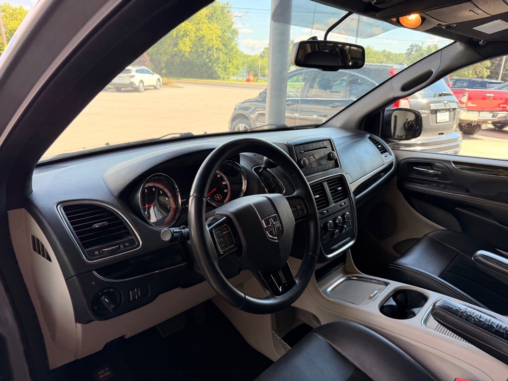 2016 Dodge Grand Caravan Image 9