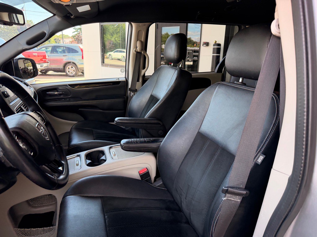 2016 Dodge Grand Caravan Image 10