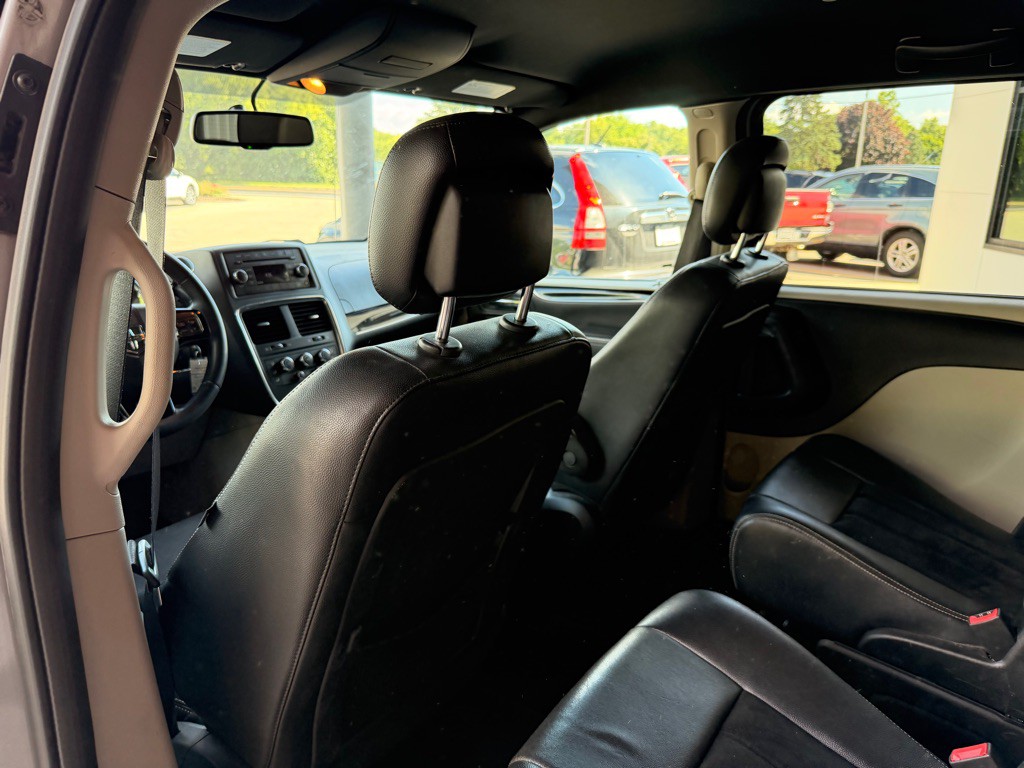 2016 Dodge Grand Caravan Image 11