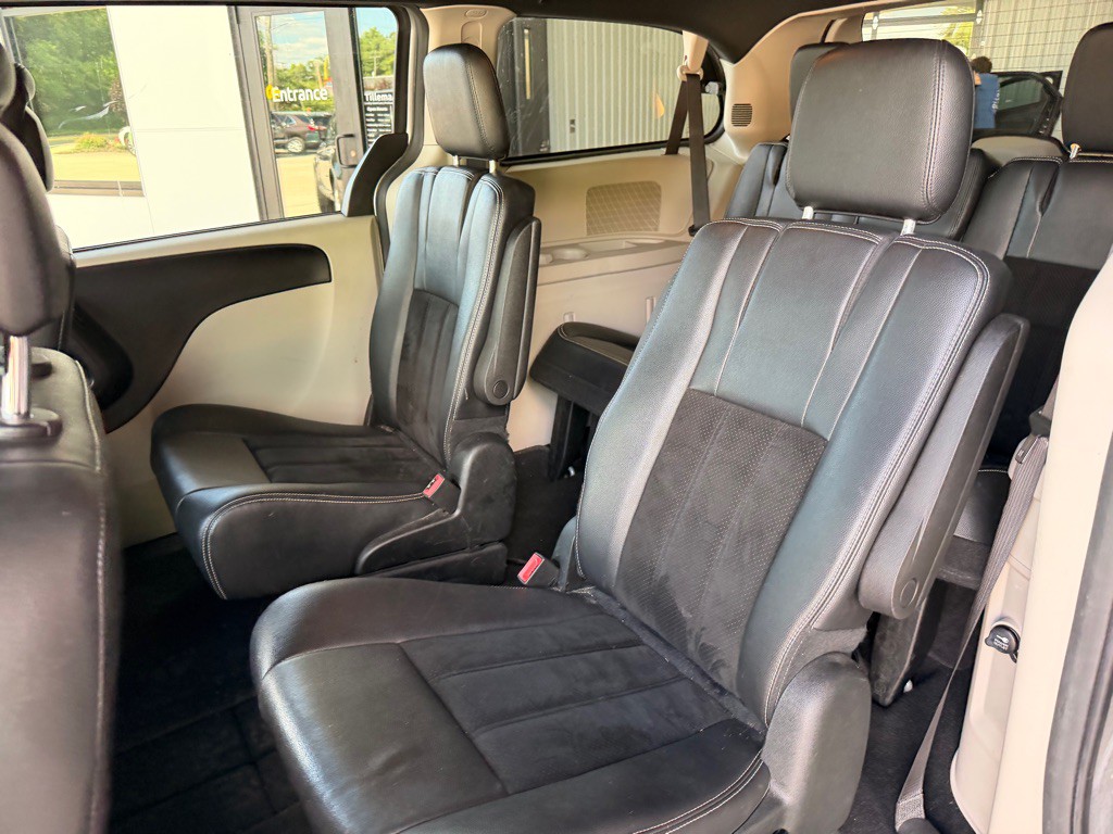2016 Dodge Grand Caravan Image 12