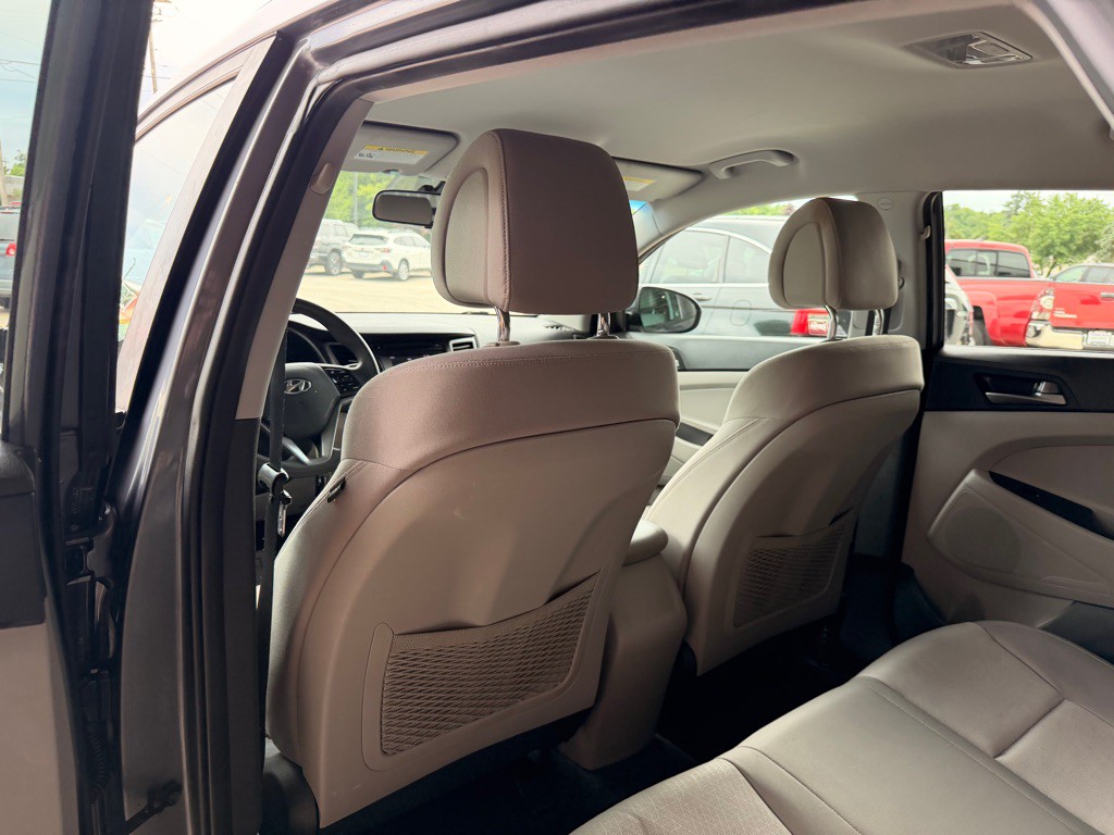 2016 Hyundai Tucson Image 11