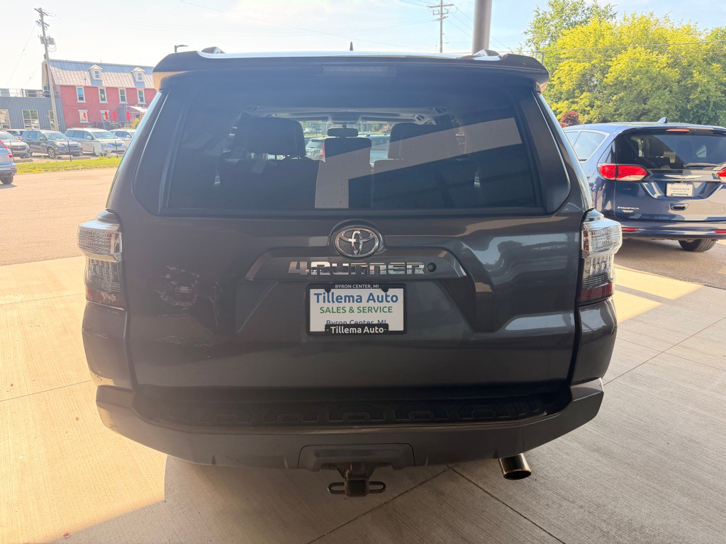 2016 Toyota 4Runner Image 6
