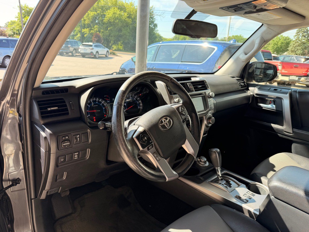 2016 Toyota 4Runner Image 9