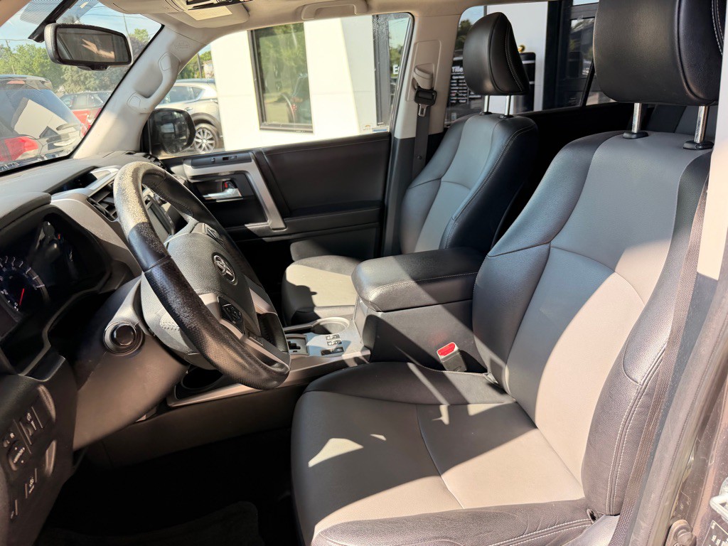 2016 Toyota 4Runner Image 10
