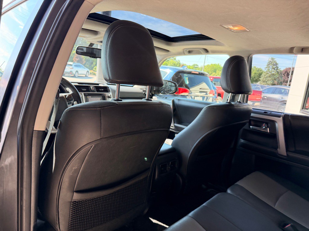 2016 Toyota 4Runner Image 11