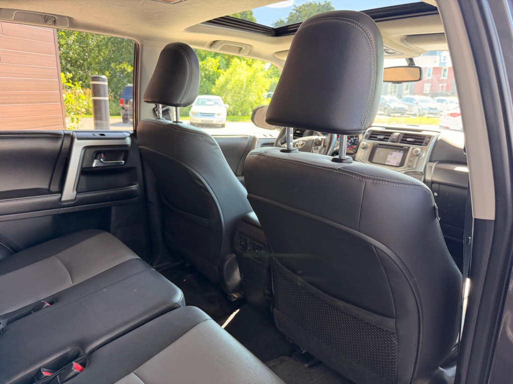 2016 Toyota 4Runner Image 15
