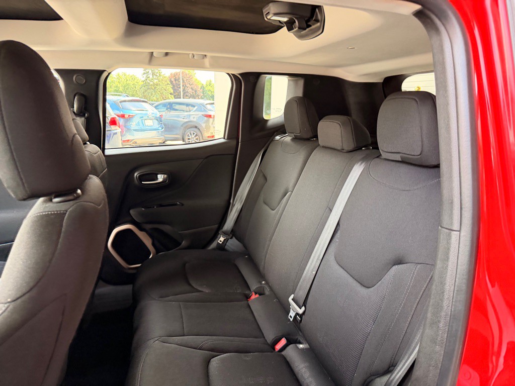 2017 Jeep Renegade Image 12