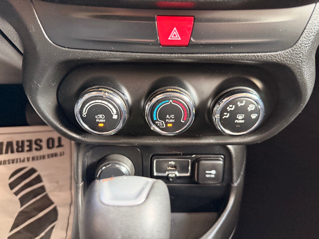 2017 Jeep Renegade Image 25