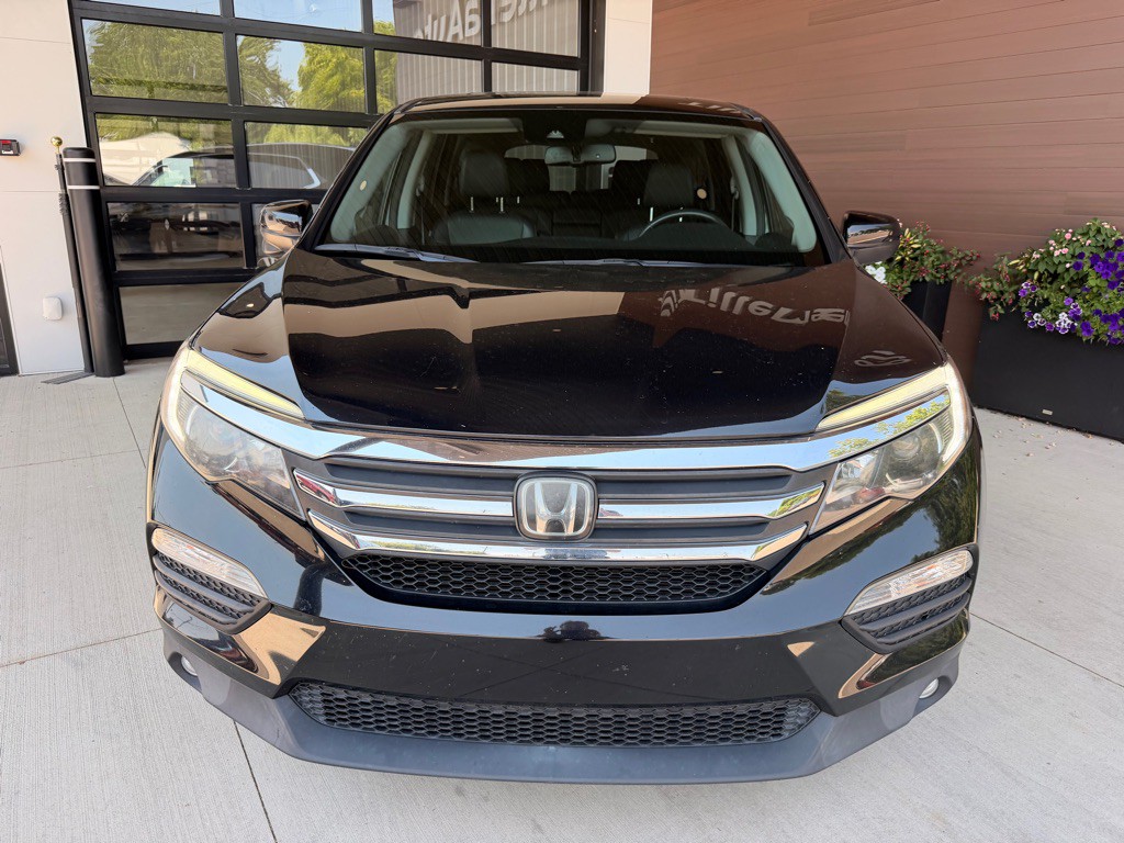 2017 Honda Pilot Image 2