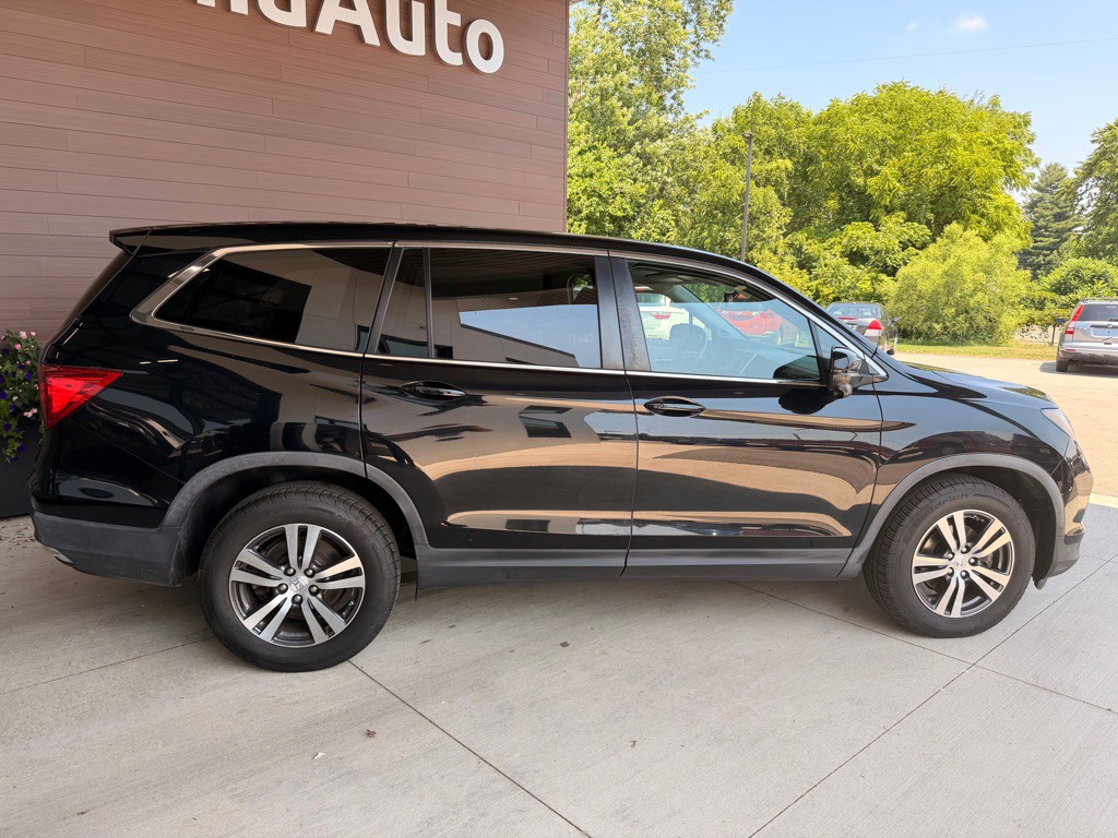 2017 Honda Pilot Image 8