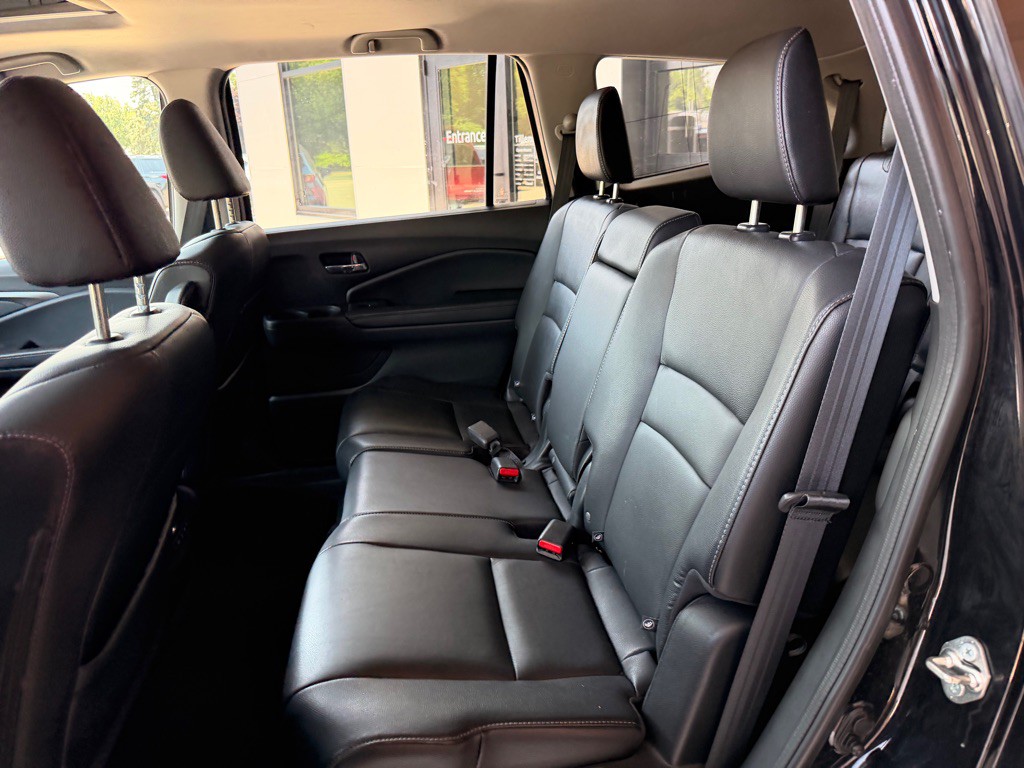 2017 Honda Pilot Image 12