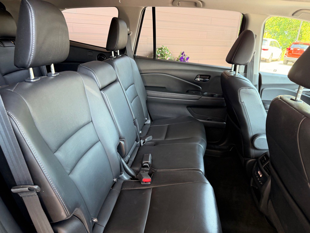 2017 Honda Pilot Image 16
