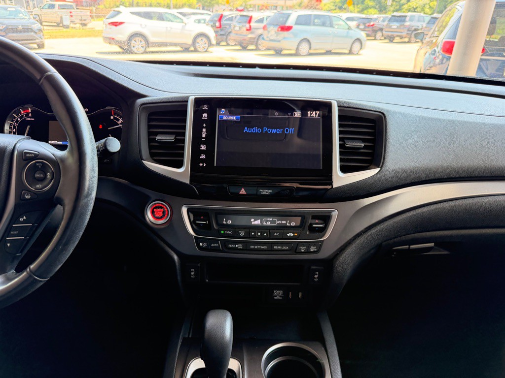 2017 Honda Pilot Image 25