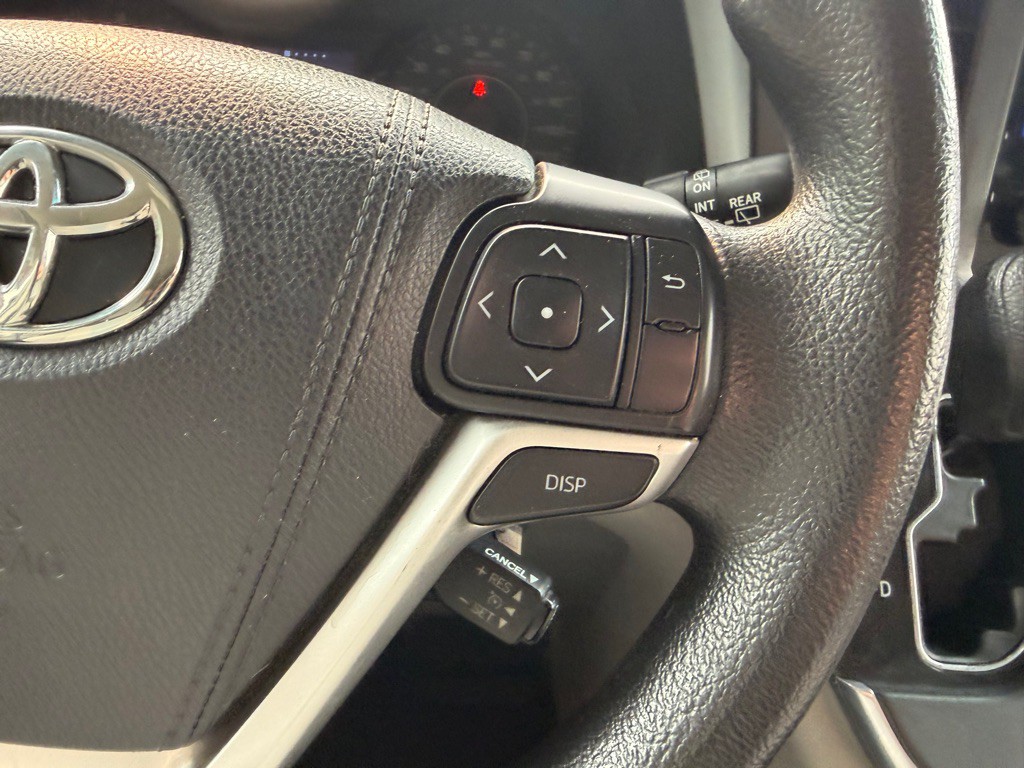 2017 Toyota Sienna Image 22
