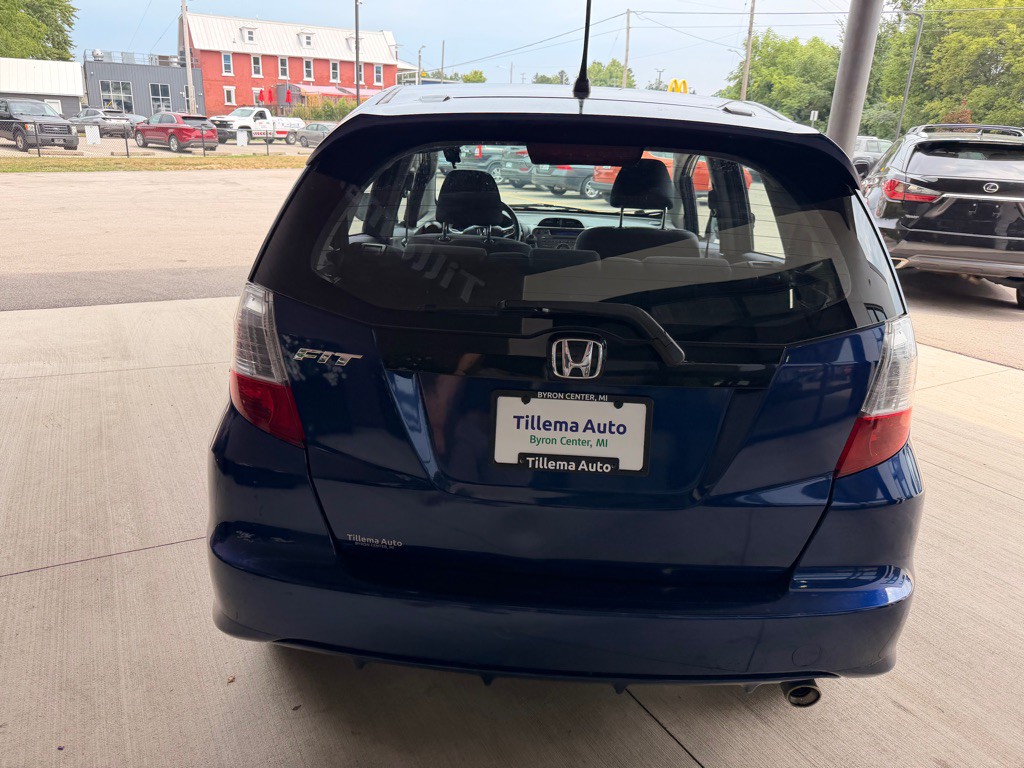 2011 Honda Fit Image 6