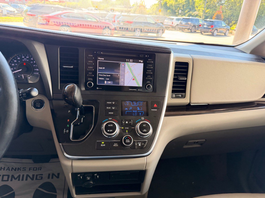 2018 Toyota Sienna Image 25