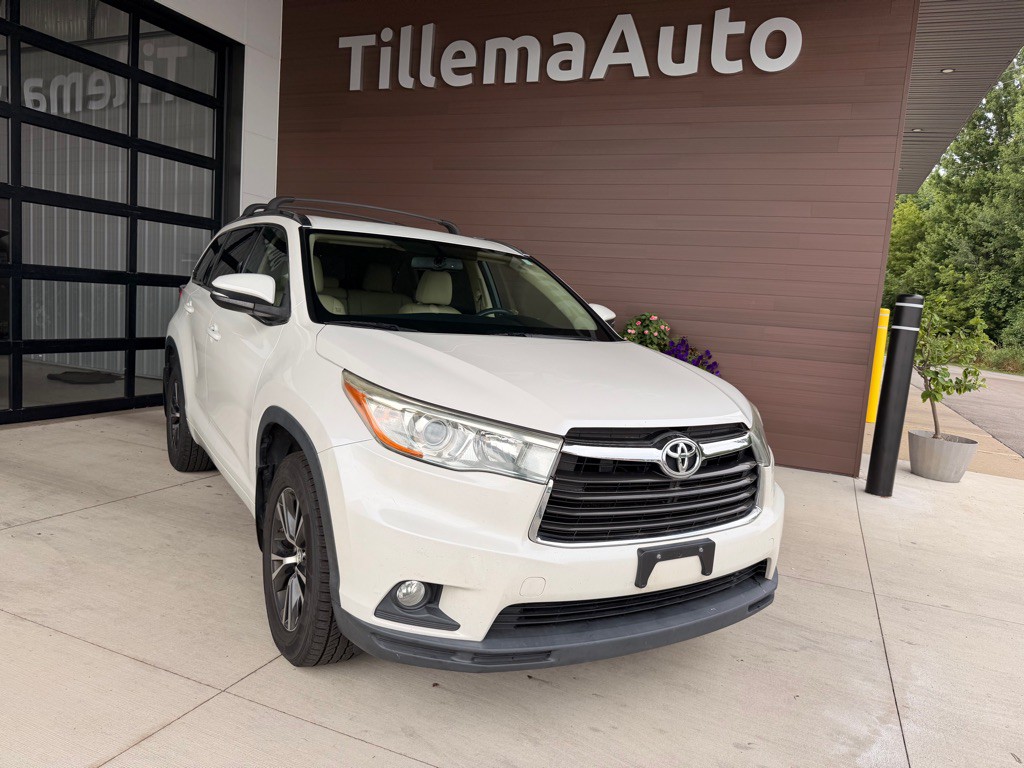 2016 Toyota Highlander Image 1