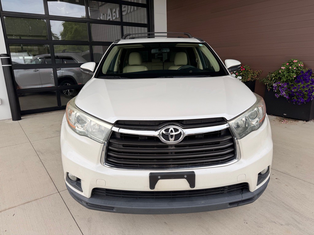 2016 Toyota Highlander Image 2