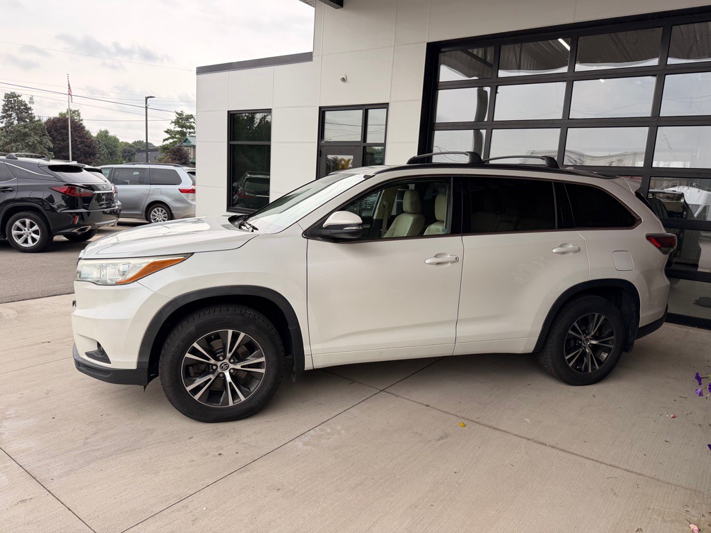 2016 Toyota Highlander Image 4