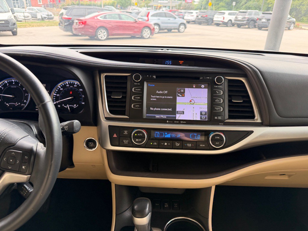 2016 Toyota Highlander Image 25