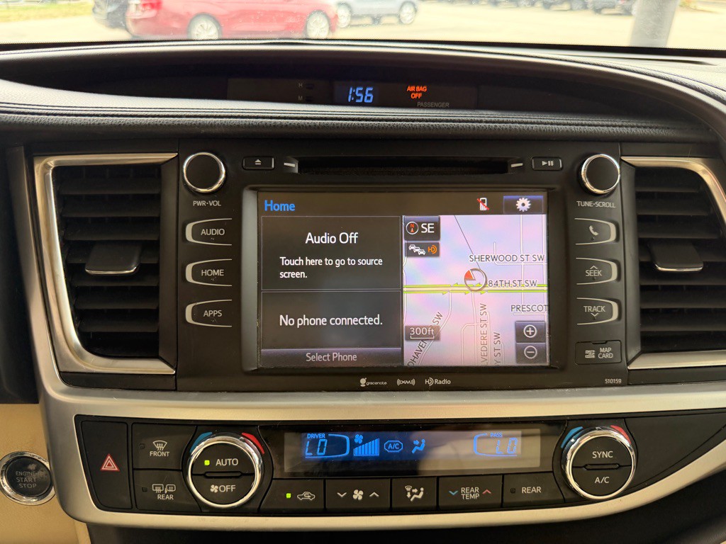 2016 Toyota Highlander Image 26