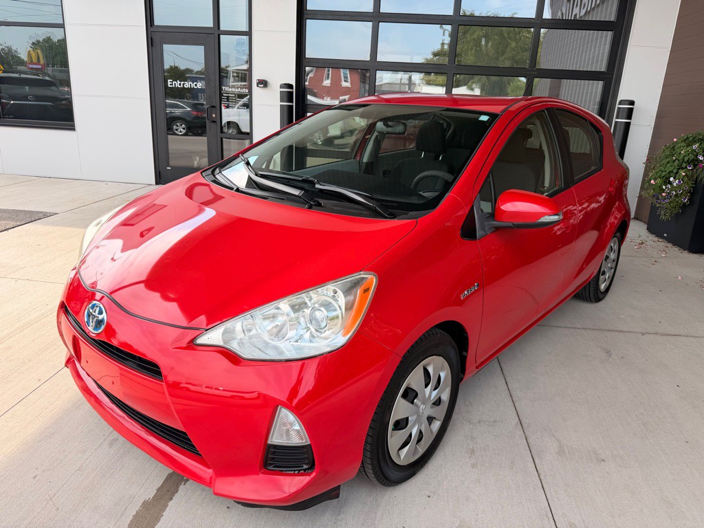2012 Toyota Prius Image 3
