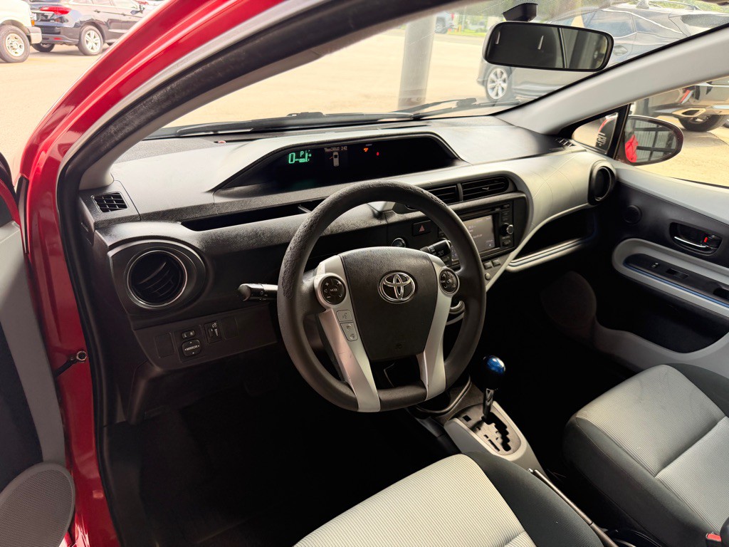 2012 Toyota Prius Image 9