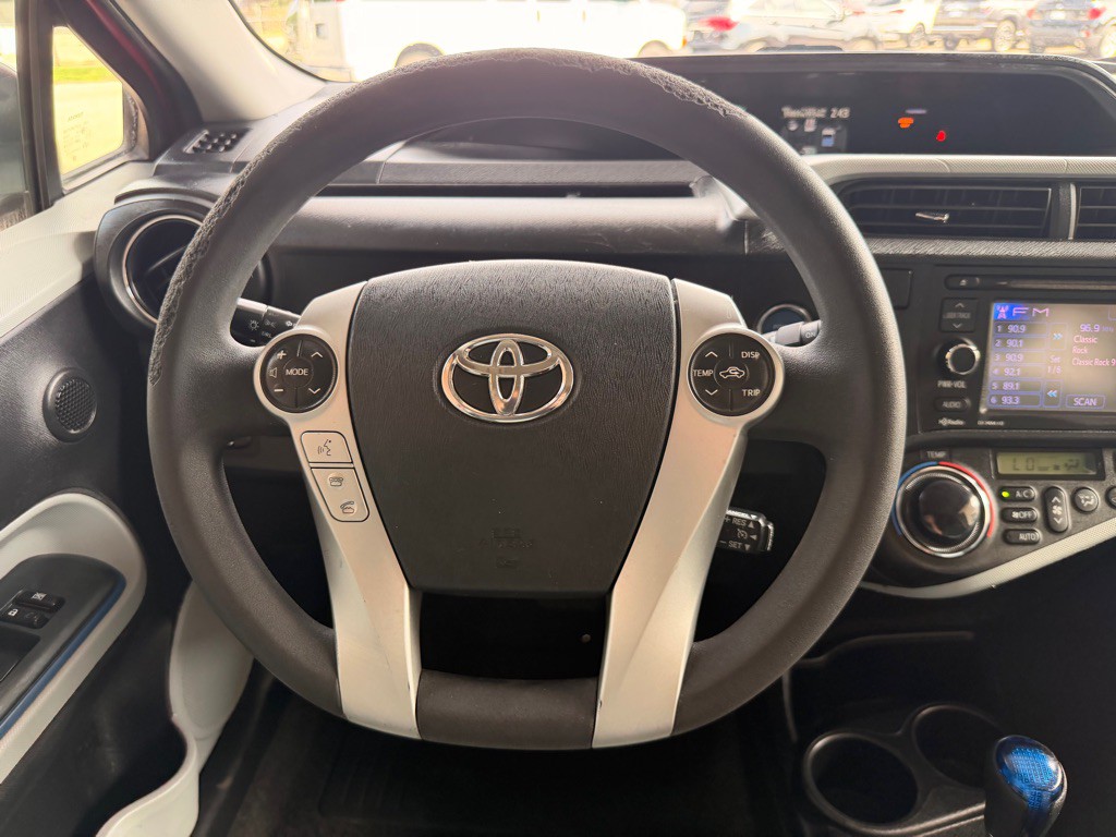 2012 Toyota Prius Image 19