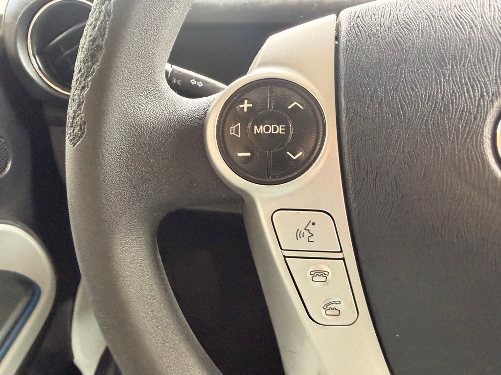 2012 Toyota Prius Image 20