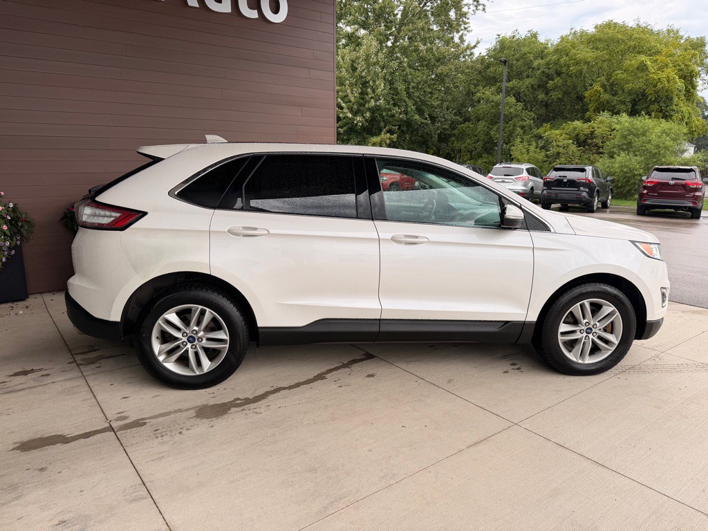 2016 Ford Edge Image 8