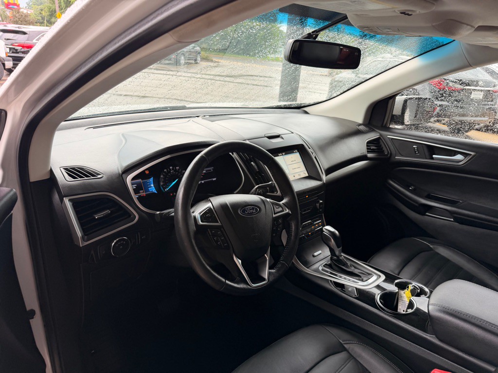 2016 Ford Edge Image 9