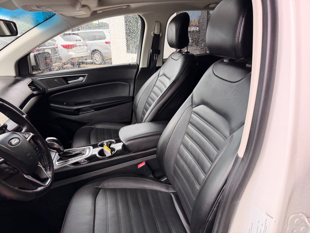 2016 Ford Edge Image 10