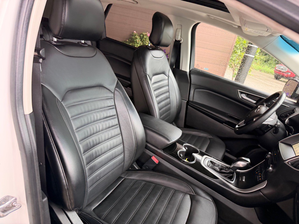 2016 Ford Edge Image 17