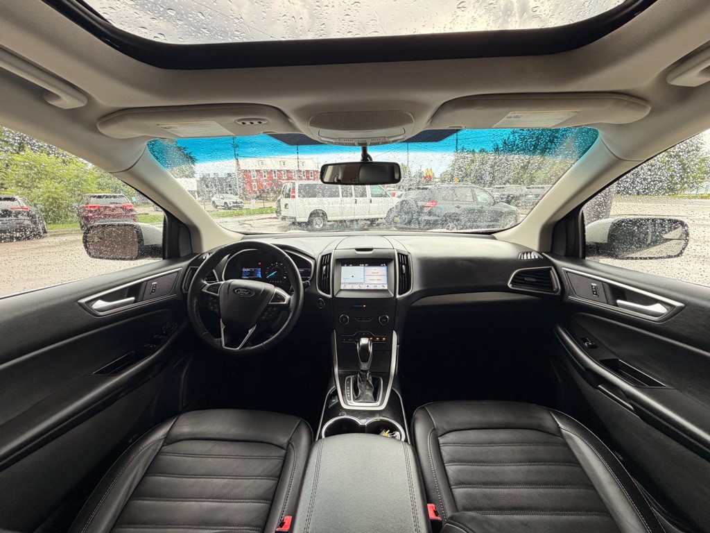 2016 Ford Edge Image 18
