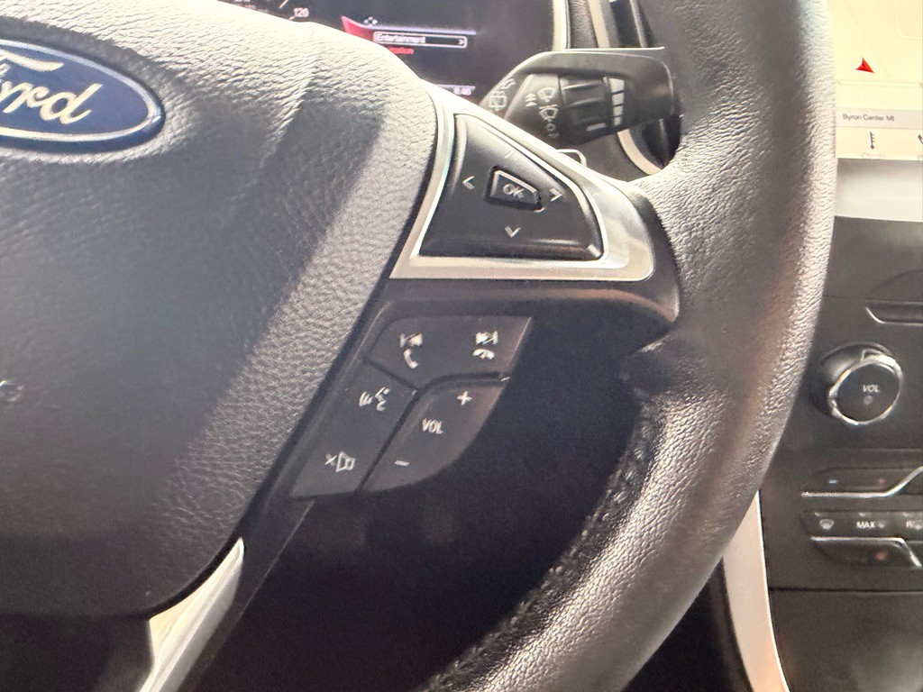 2016 Ford Edge Image 21