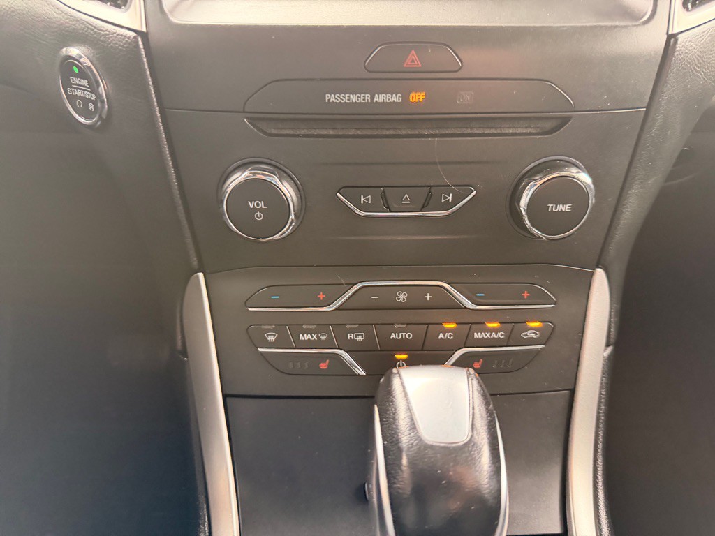 2016 Ford Edge Image 25