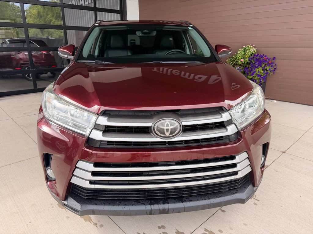 2018 Toyota Highlander Image 2