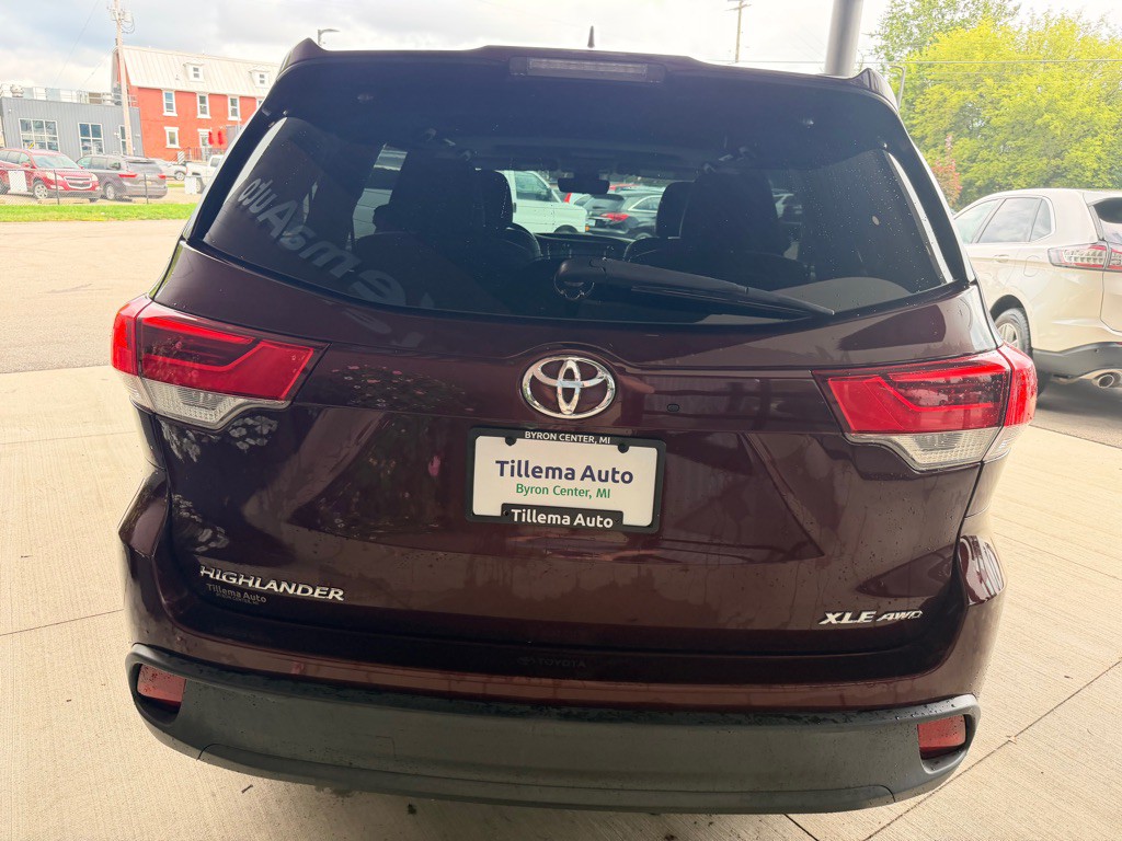 2018 Toyota Highlander Image 6