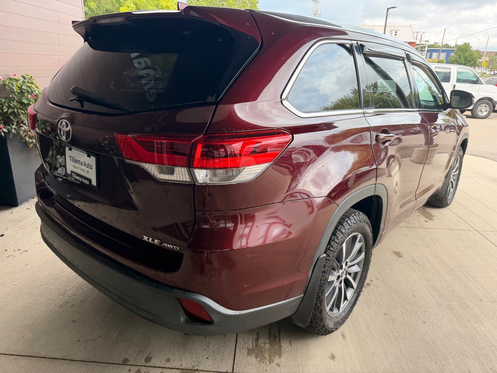 2018 Toyota Highlander Image 7