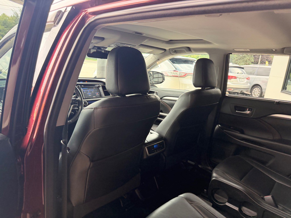 2018 Toyota Highlander Image 11