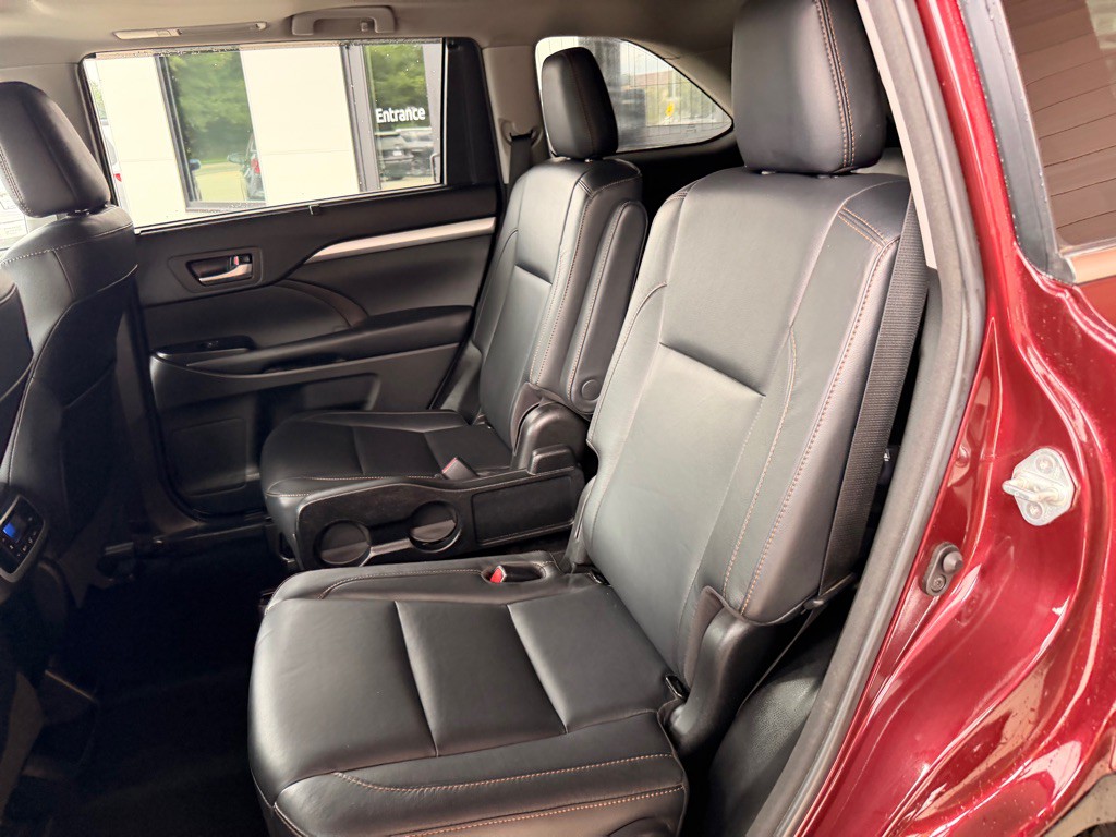 2018 Toyota Highlander Image 12