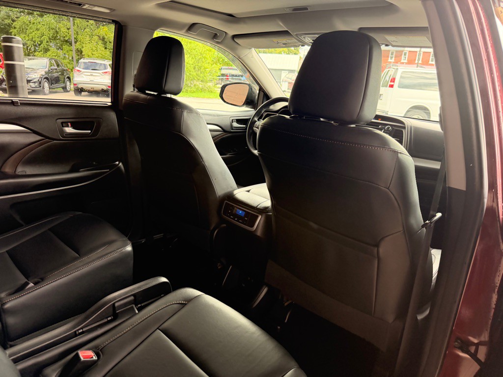 2018 Toyota Highlander Image 15