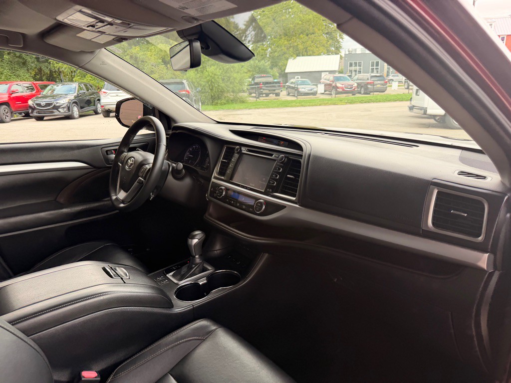 2018 Toyota Highlander Image 18