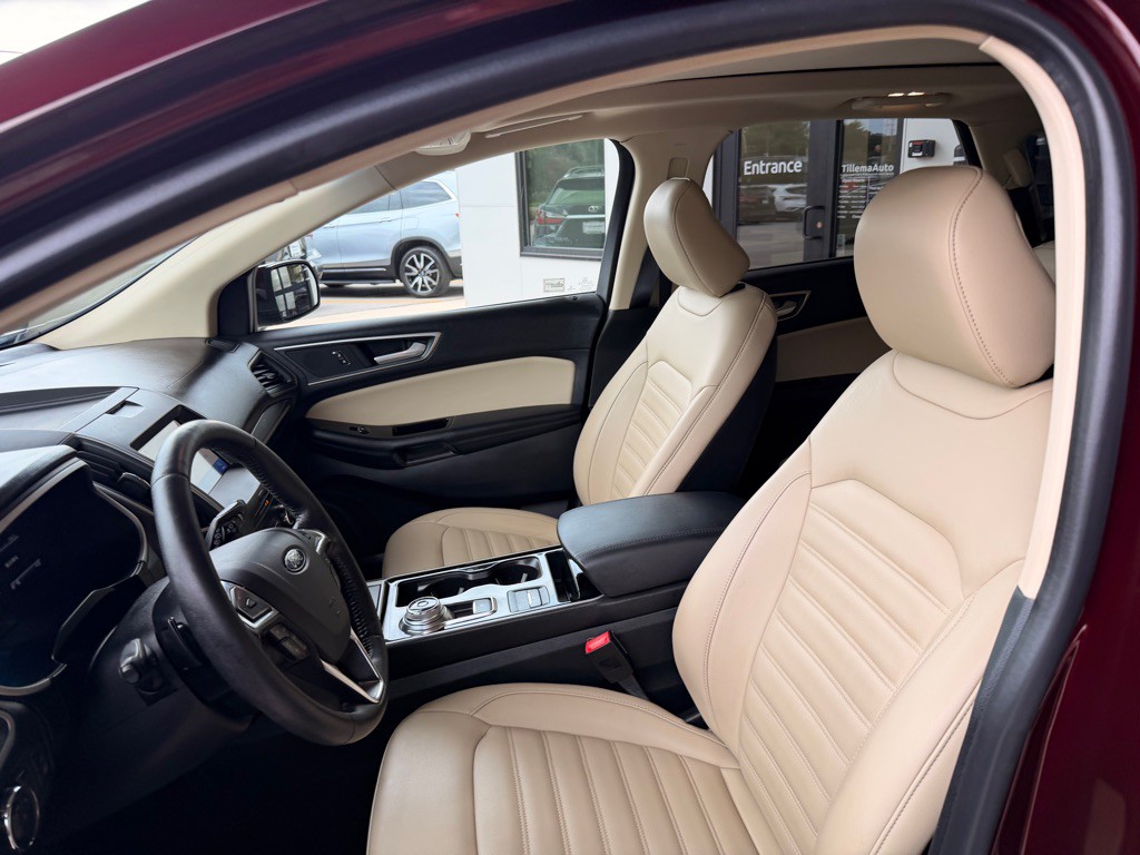 2020 Ford Edge Image 10