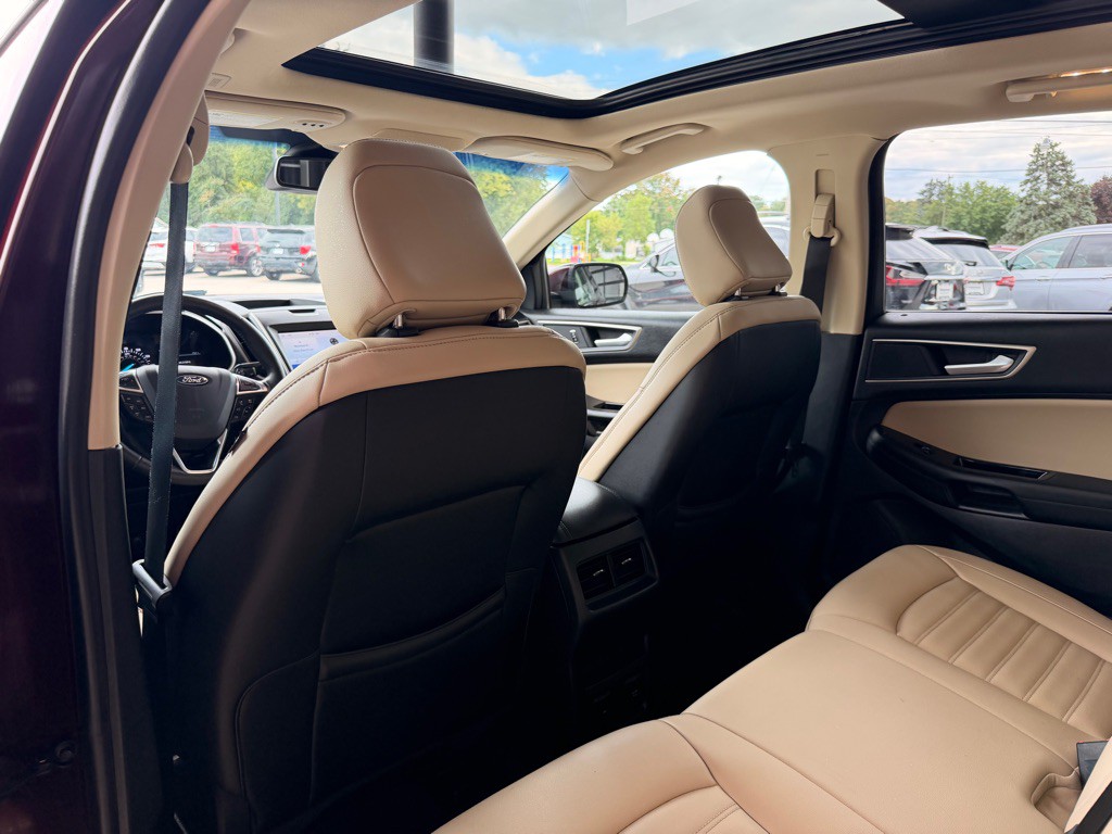 2020 Ford Edge Image 11