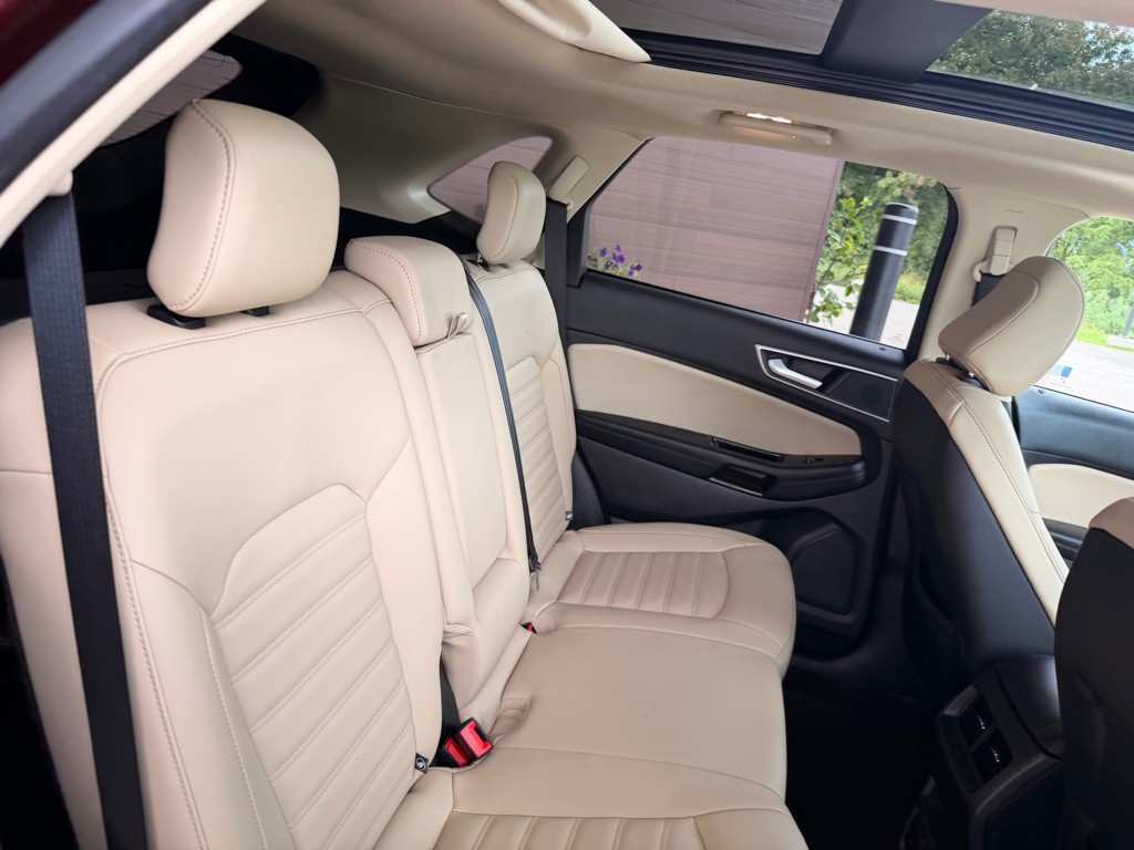 2020 Ford Edge Image 15