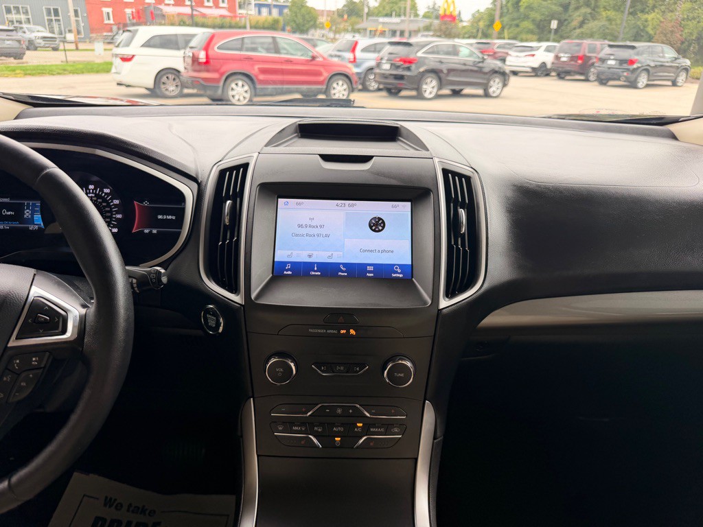 2020 Ford Edge Image 23