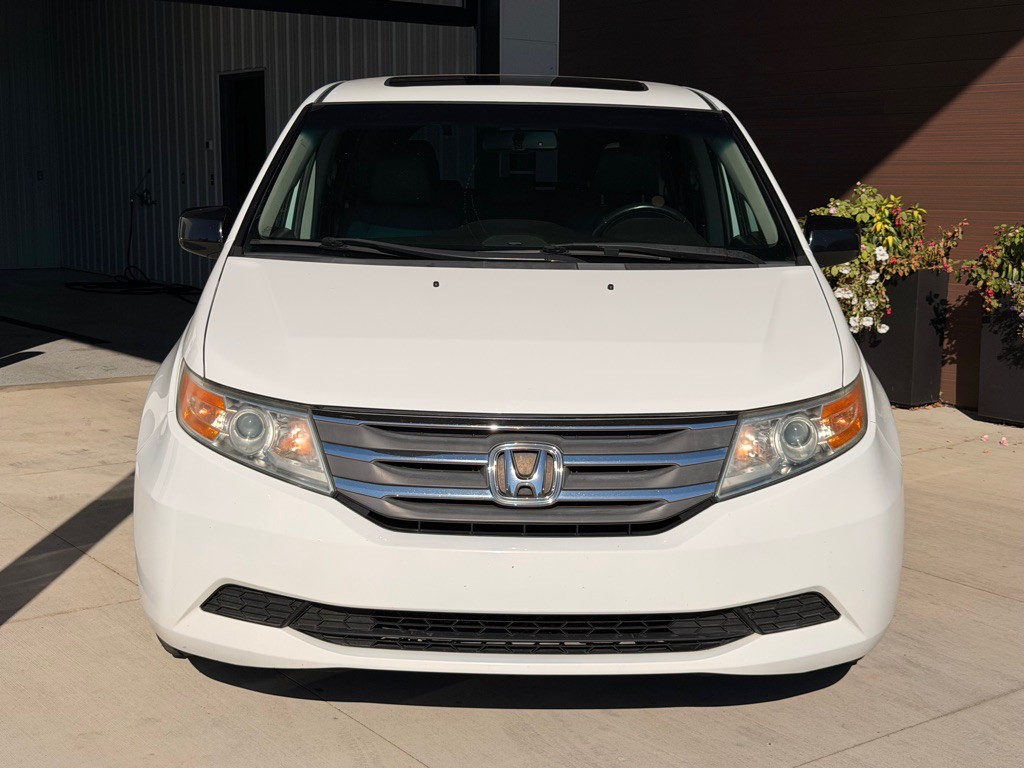 2012 Honda Odyssey Image 2
