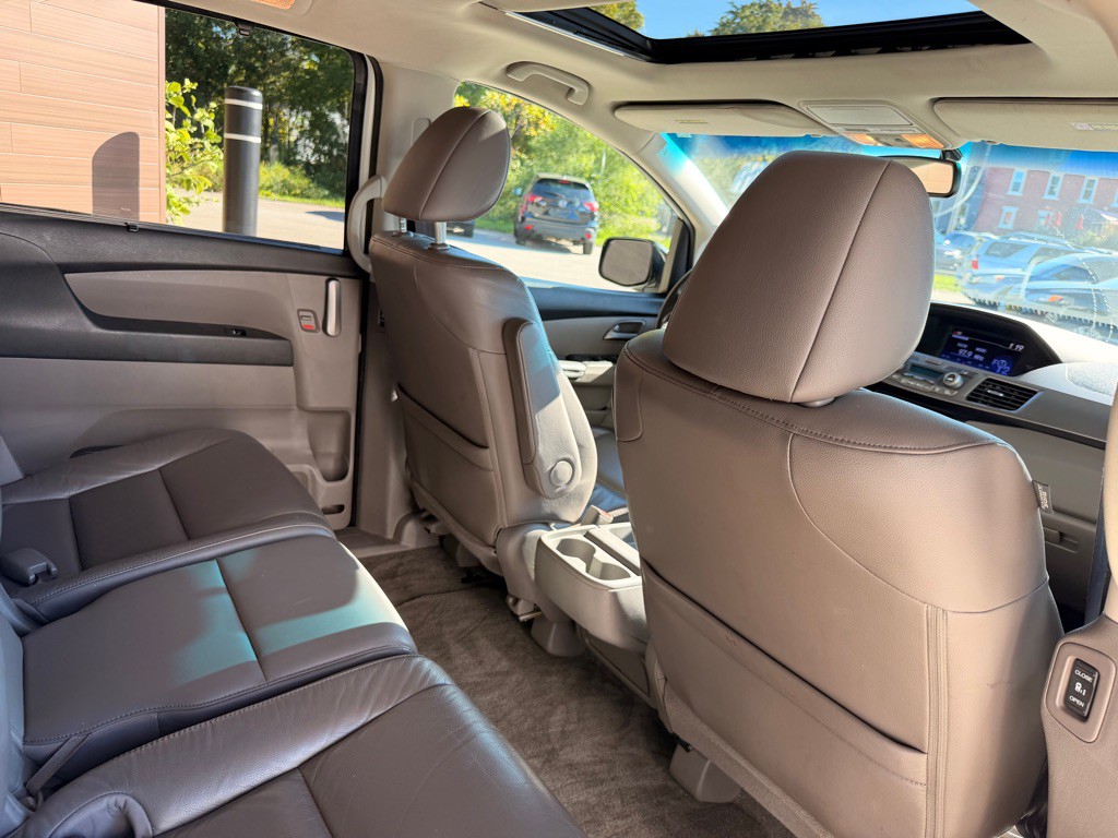 2012 Honda Odyssey Image 15