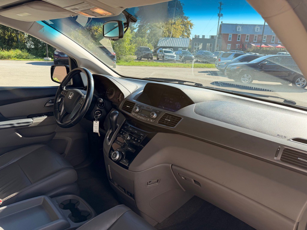 2012 Honda Odyssey Image 18